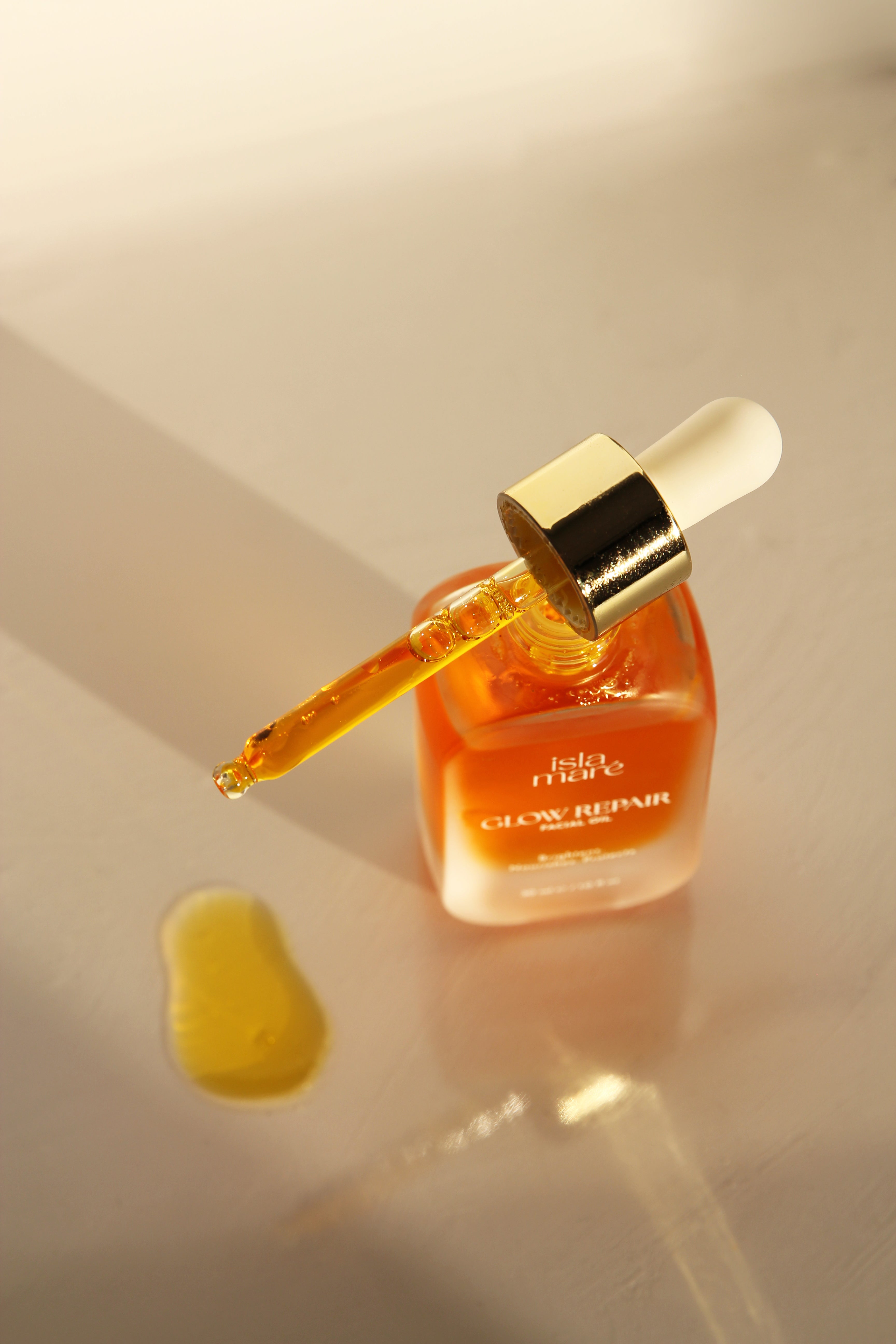 Hydrating Glow Repair Facial Oil designed for smooth and glowing complexion